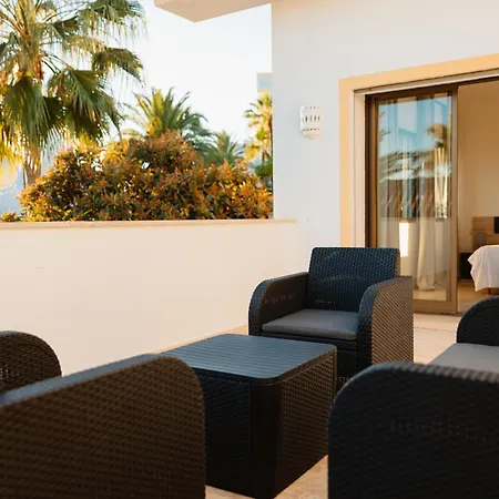 Spacious House With Pool, Garden And Solarium In Chapas, * Marbella