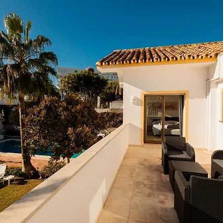 Spacious House With Pool, Garden And Solarium In Chapas, Marbella