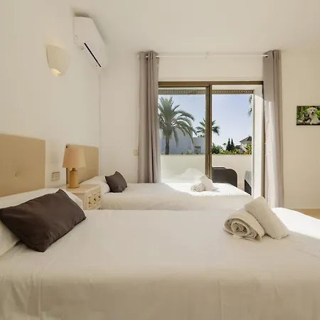 Spacious House With Pool, Garden And Solarium In Chapas, Villa