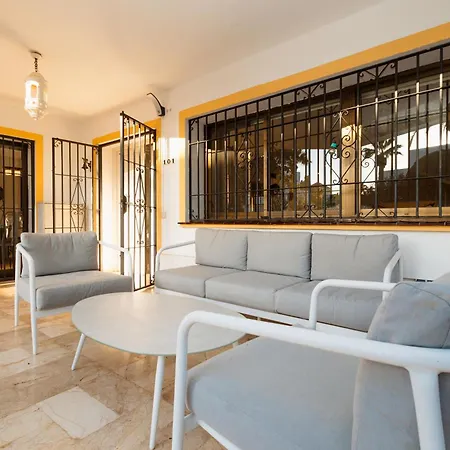 Spacious House With Pool, Garden And Solarium In Chapas, Villa