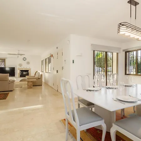 Spacious House With Pool, Garden And Solarium In Chapas, Villa