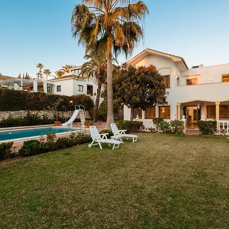 Spacious House With Pool, Garden And Solarium In Chapas,