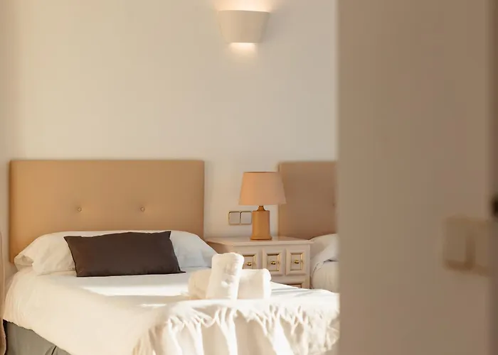 Spacious House With Pool, Garden And Solarium In Chapas,