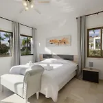 Spacious House With Pool, Garden And Solarium In Chapas, Villa *