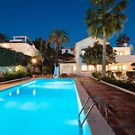 Spacious House With Pool, Garden And Solarium In Chapas, Villa Marbella