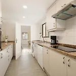 Spacious House With Pool, Garden And Solarium In Chapas, Marbella