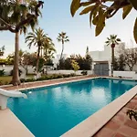 Spacious House With Pool, Garden And Solarium In Chapas, *