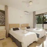 Villa Spacious House With Pool, Garden And Solarium In Chapas, *