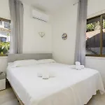 Spacious House With Pool, Garden And Solarium In Chapas, *