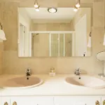 Villa Spacious House With Pool, Garden And Solarium In Chapas,