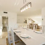 Spacious House With Pool, Garden And Solarium In Chapas, Marbella