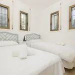 Spacious House With Pool, Garden And Solarium In Chapas,