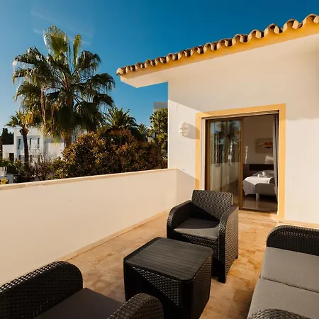 Spacious House With Pool, Garden And Solarium In Chapas, فيلة ماربيا
