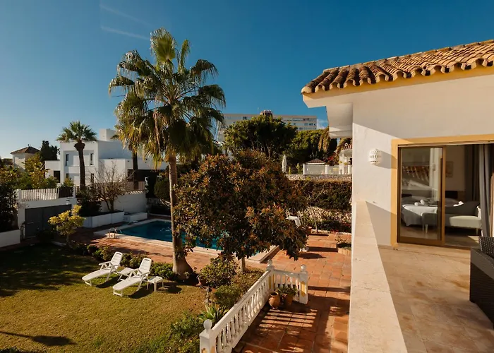 Spacious House With Pool, Garden And Solarium In Chapas, فيلة