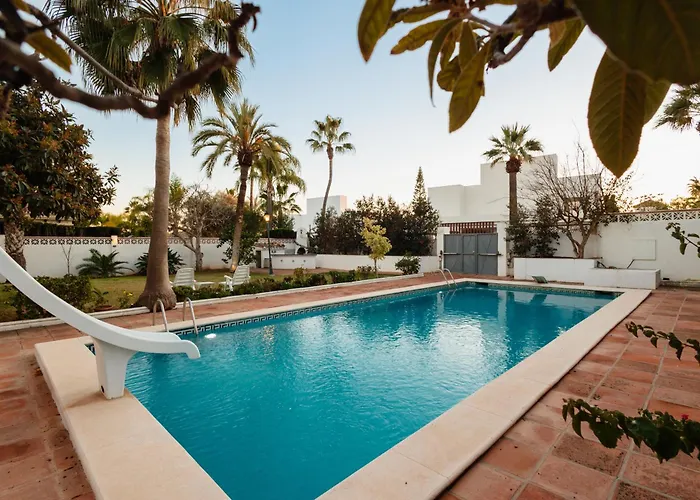 Spacious House With Pool, Garden And Solarium In Chapas, *