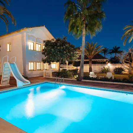 Spacious House With Pool, Garden And Solarium In Chapas, Marbella