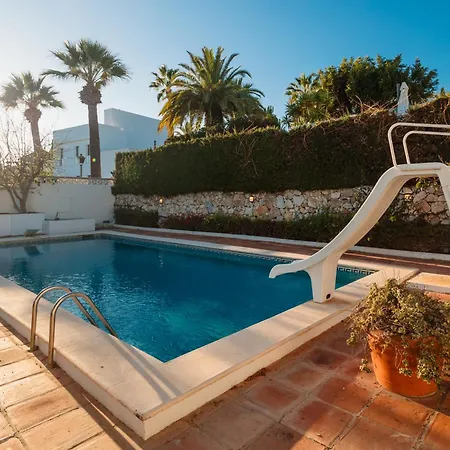 Spacious House With Pool, Garden And Solarium In Chapas, Villa