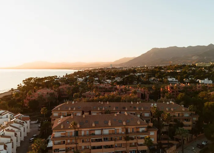 Spacious House With Pool, Garden And Solarium In Chapas, Villa *