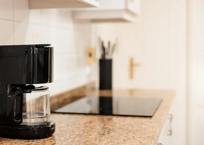 Spacious House With Pool, Garden And Solarium In Chapas, Marbella