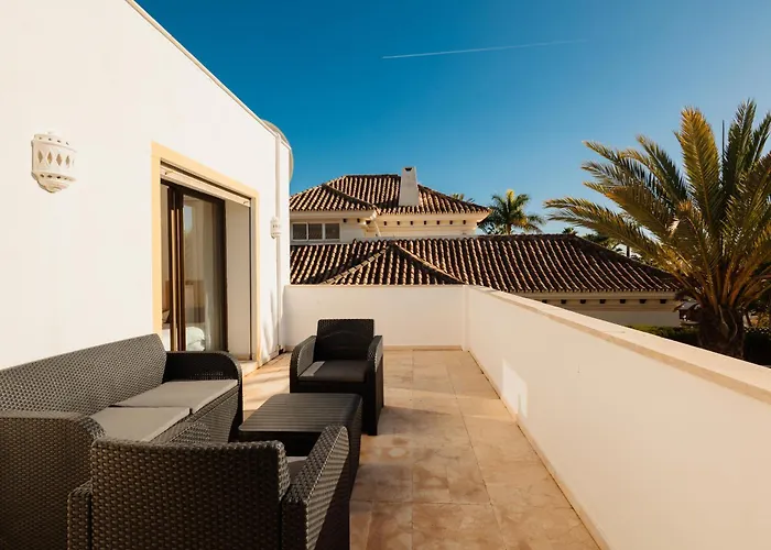 Spacious House With Pool, Garden And Solarium In Chapas, *