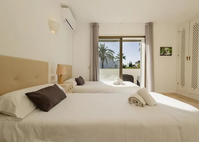 Spacious House With Pool, Garden And Solarium In Chapas, Villa